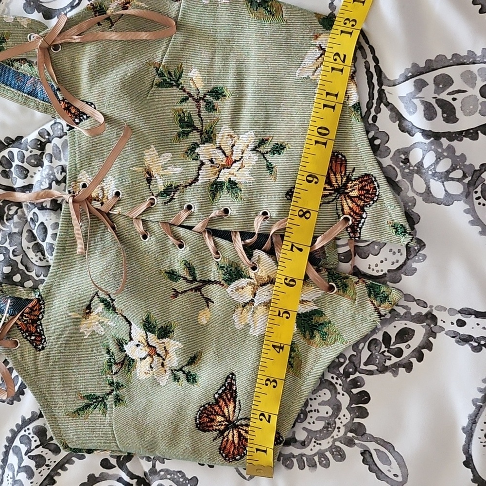 Nature-themed Corset Top - Picture 11 of 11